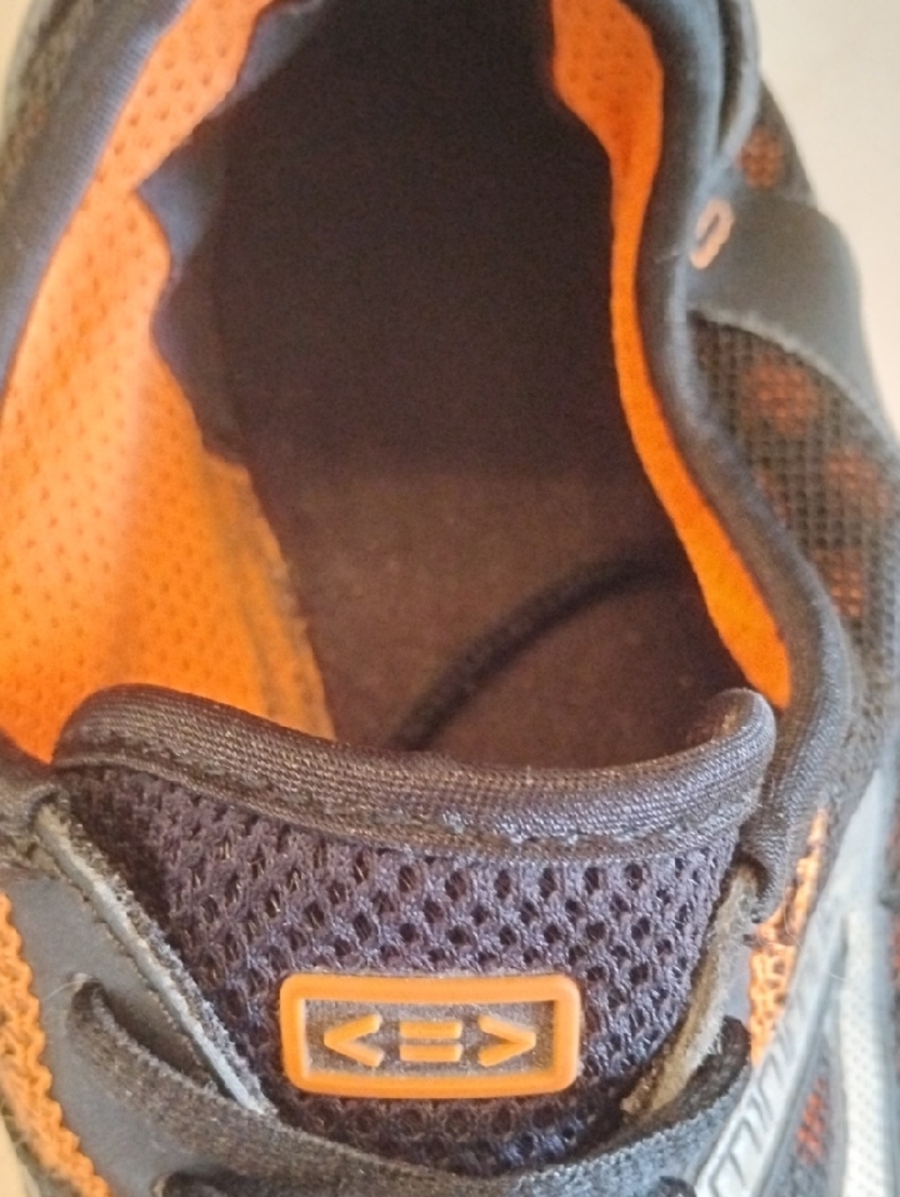 New Balance Minimus Trail Shoes Mens 11 Vibram Black Orange Lightweight - Picture 12 of 14